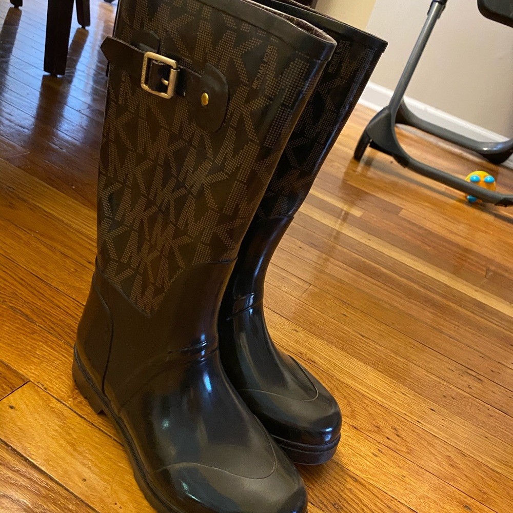 Michael Kors logo rain boots
